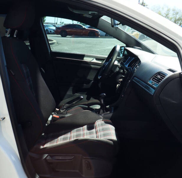 2019 Volkswagen Golf GTI S