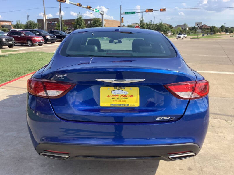 2015 Chrysler 200 S photo 5