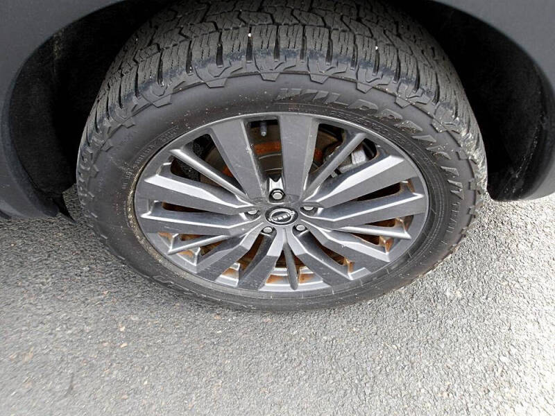 2022 Nissan Pathfinder SL