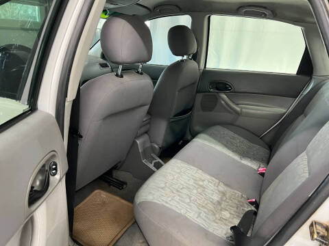 2005 Ford Focus ZX4 SE