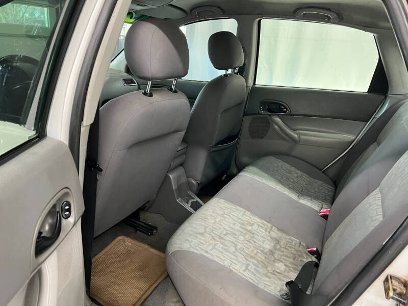 2005 Ford Focus ZX4 SE