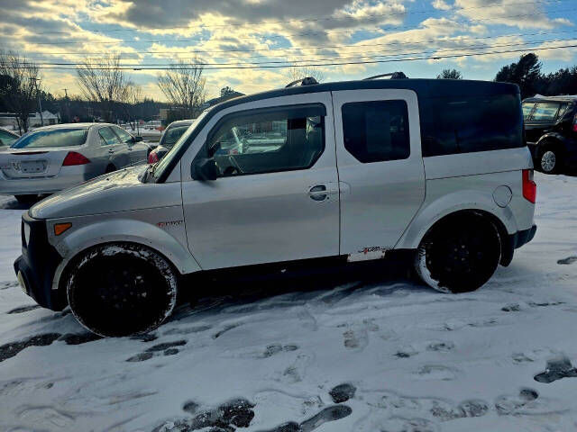 2006 Honda Element for sale at QUEENSGATE AUTO SALES in York, PA