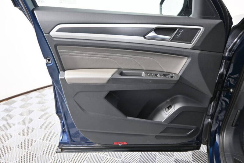 2023 Volkswagen Atlas Cross Sport V6 SEL R-Line Black 4Motion