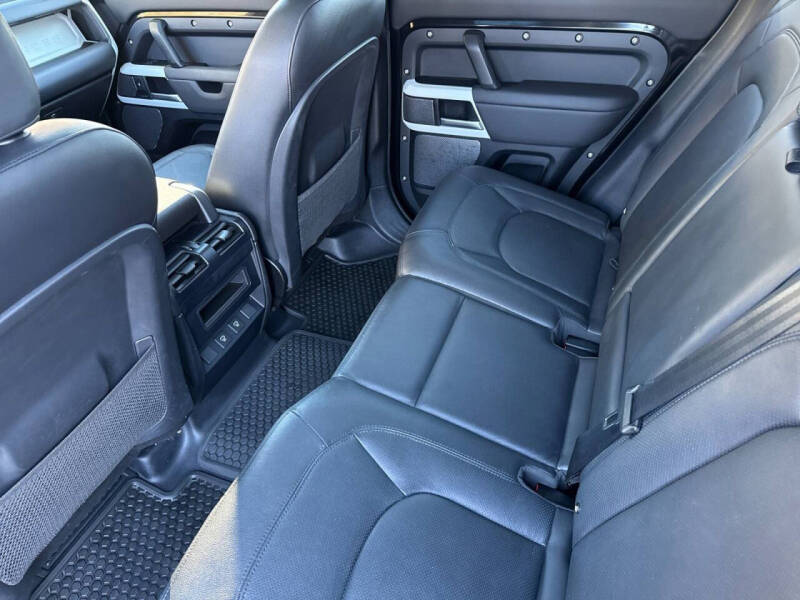 2024 Land Rover Defender 110 P300 S