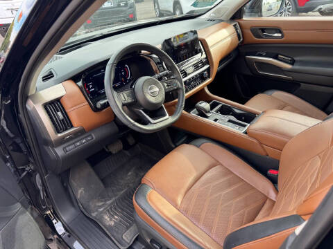 2024 Nissan Pathfinder Platinum