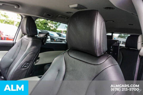 2022 Kia Carnival SX