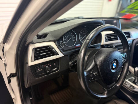 2014 BMW 3 Series 320i
