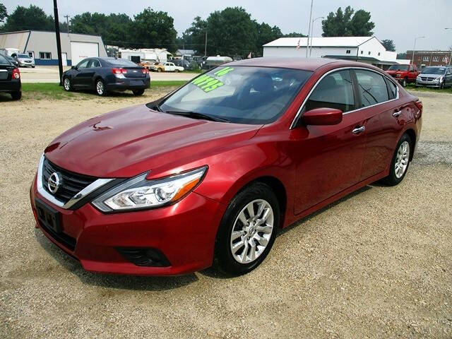 2016 Nissan Altima S's photo