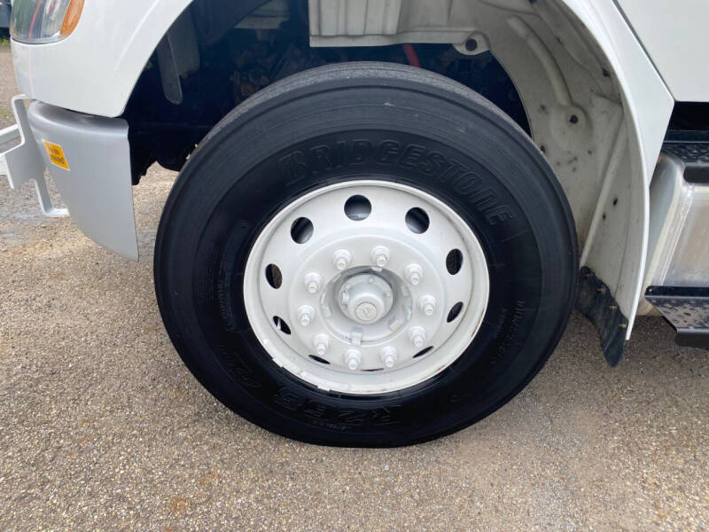 2015 Freightliner M2 106