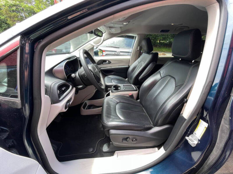 2022 Chrysler Pacifica Touring L
