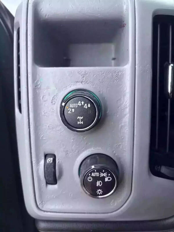 Image 4 of 2017 GMC Sierra 1500