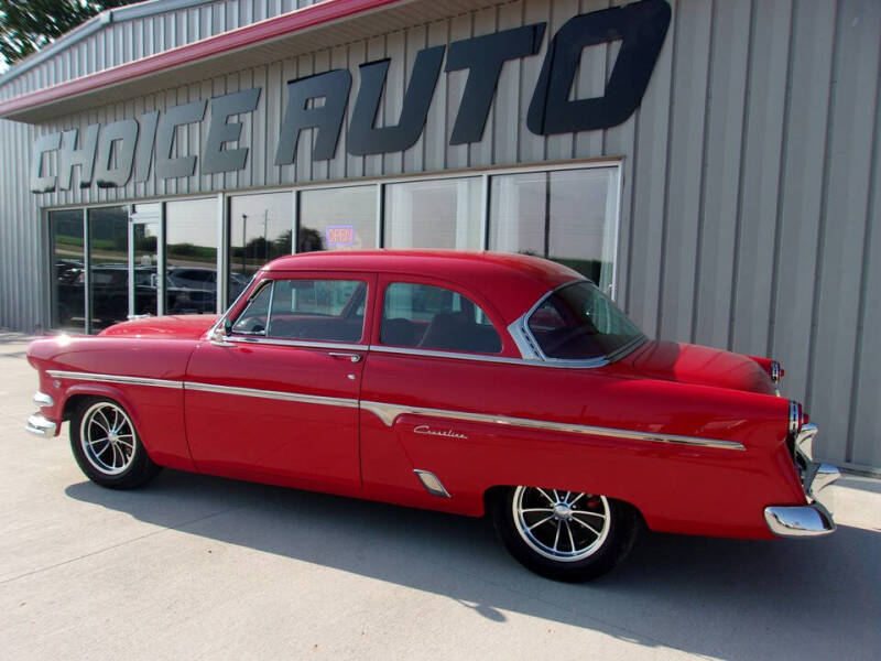 1954 Ford Crestline
