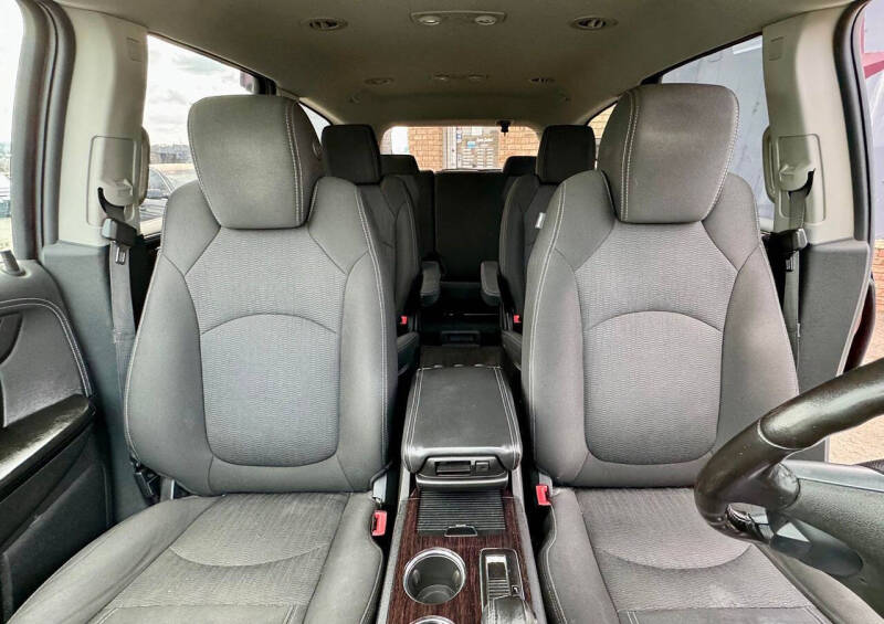 2017 Chevrolet Traverse LT