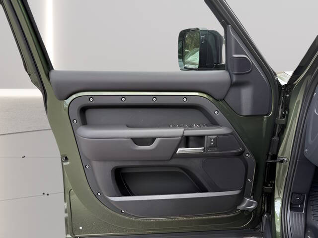 2026 Land Rover Defender 110 P300 S
