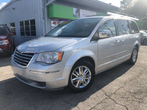 2008 Chrysler Town and Country for sale at EXECUTIVE CAR SALES LLC in North Fort Myers FL