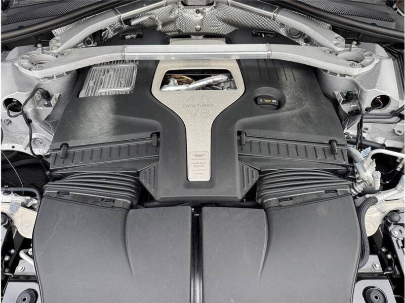 2021 Aston Martin DBX