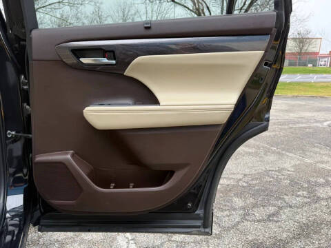 2022 Toyota Highlander Platinum