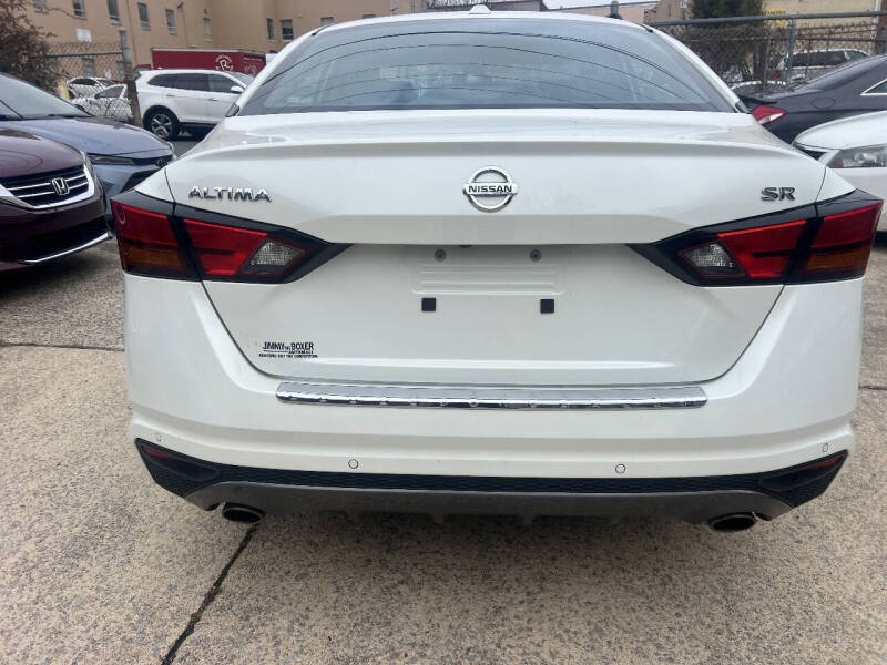 2022 Nissan Altima 2.5 SR