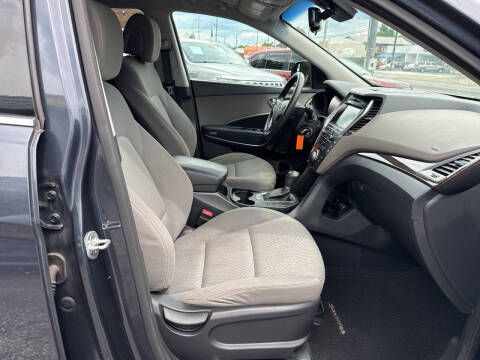 2017 Hyundai Santa Fe SE