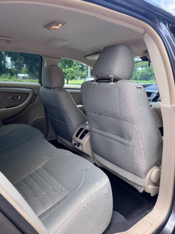 2018 Ford Taurus SE