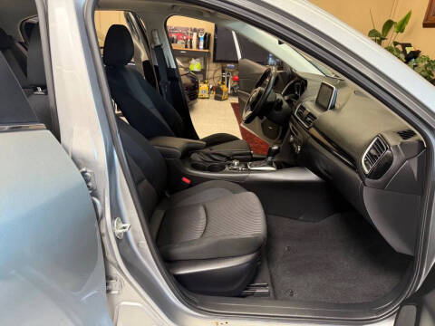 2015 Mazda MAZDA3 i Touring