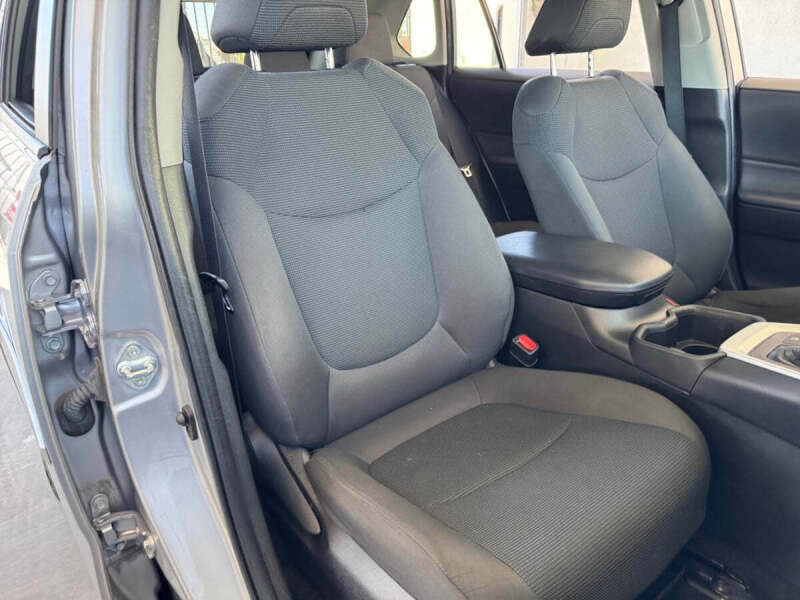 2023 Toyota RAV4 Hybrid LE