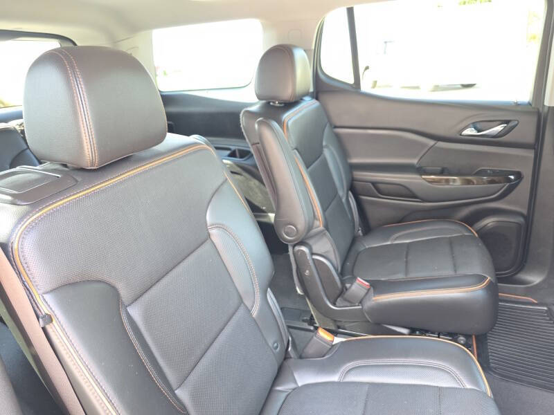 2023 GMC Acadia AT4