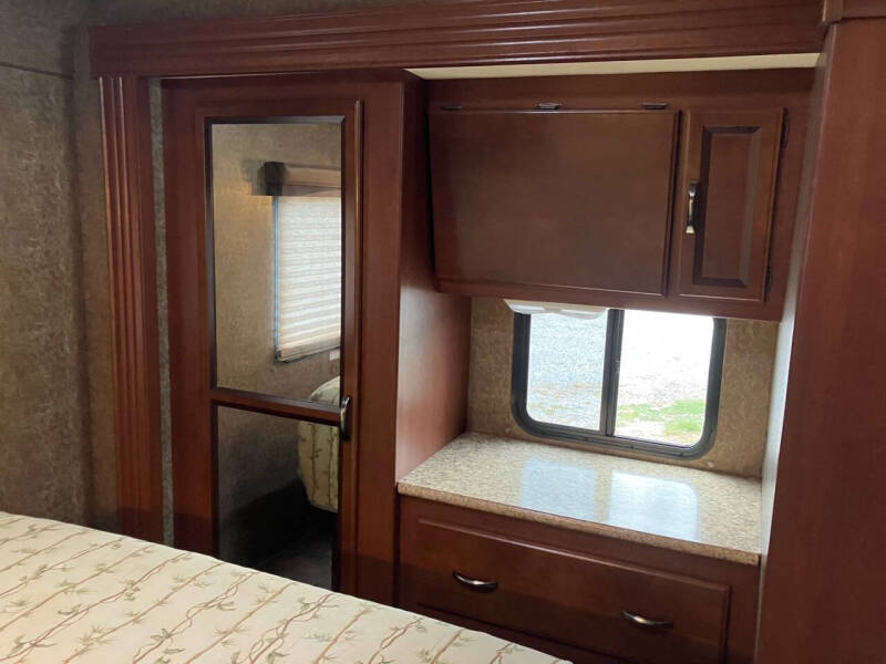 2015 Thor Motor Coach ACE