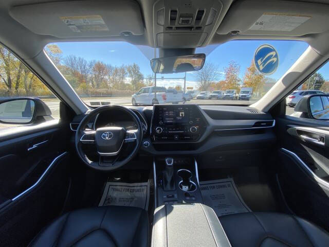 2022 Toyota Highlander XLE