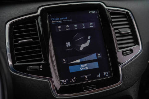 2016 Volvo XC90 T6 Momentum