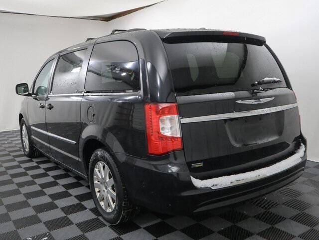 2014 Chrysler Town and Country Touring