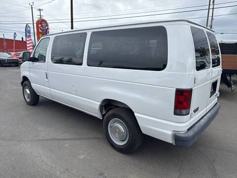 2004 Ford E-Series E-350 SD XL