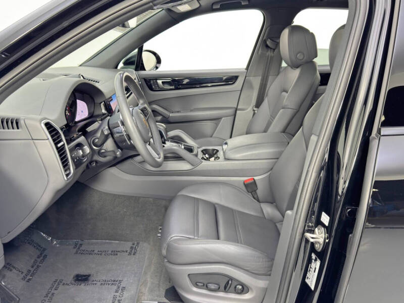 2022 Porsche Cayenne Platinum Edition