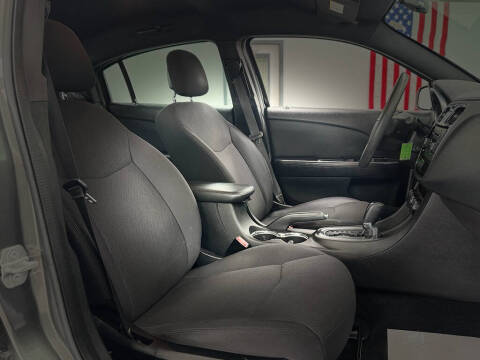 2012 Chrysler 200 LX