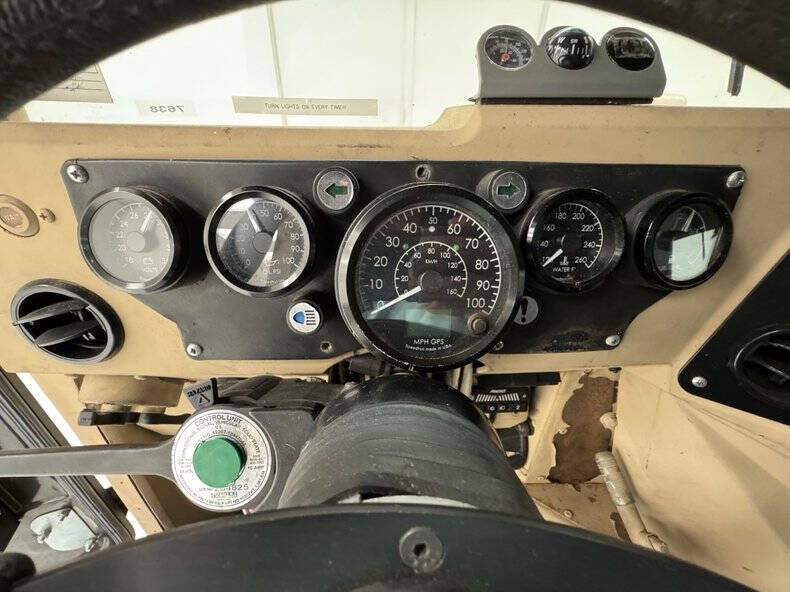 2005 AM General Hummer