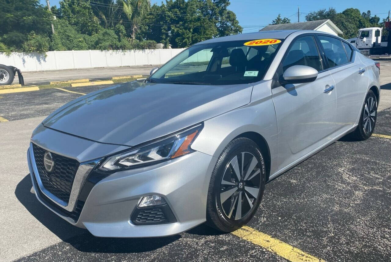 2020 NISSAN Altima Sedan - $17,950