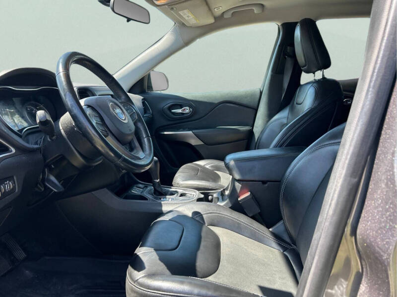 2019 Jeep Cherokee Latitude Plus