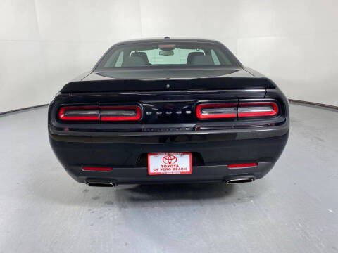 2021 Dodge Challenger SXT