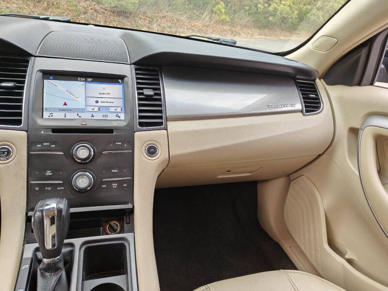 2018 Ford Taurus SEL