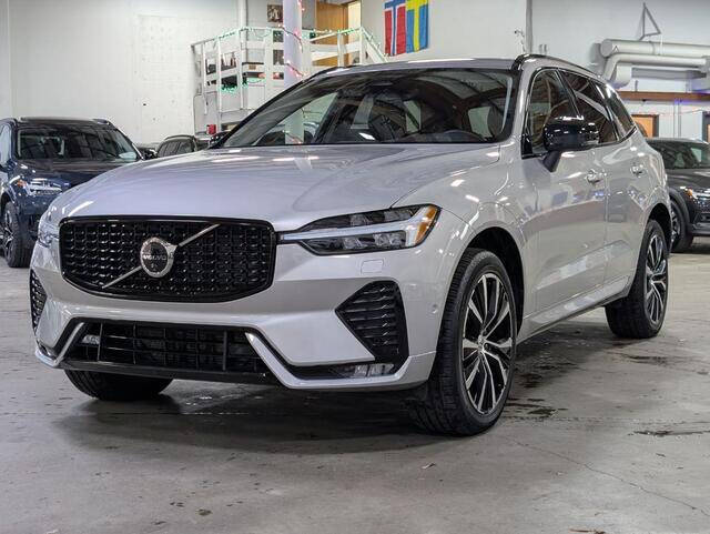 2025 Volvo XC60 B5 Plus Dark Theme