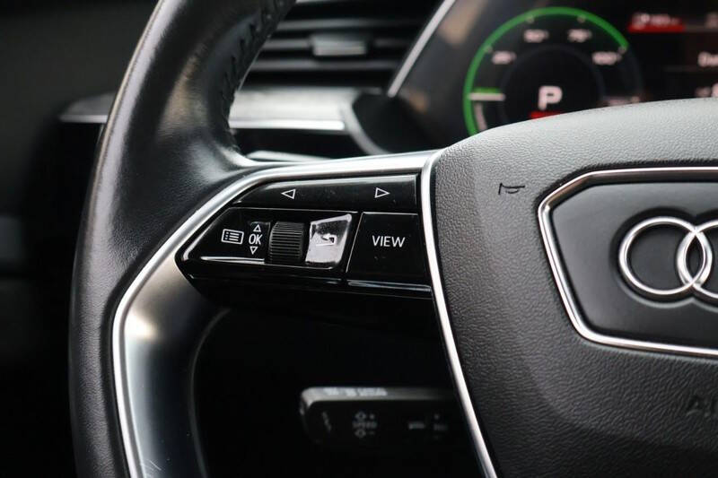 2019 Audi e-tron quattro Prestige