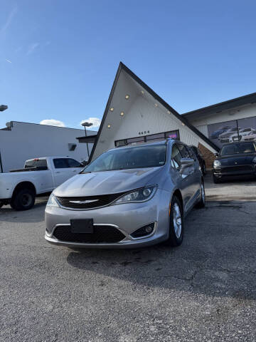 2017 Chrysler Pacifica Touring-L Plus