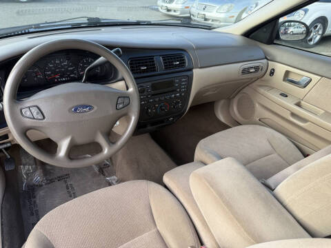 2002 Ford Taurus SES