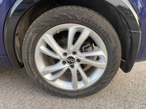 2018 Infiniti QX30 Premium