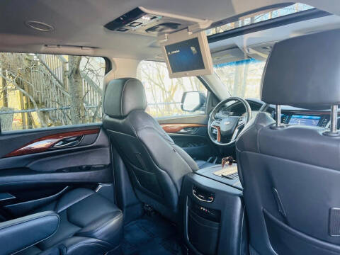 2015 Cadillac Escalade Luxury