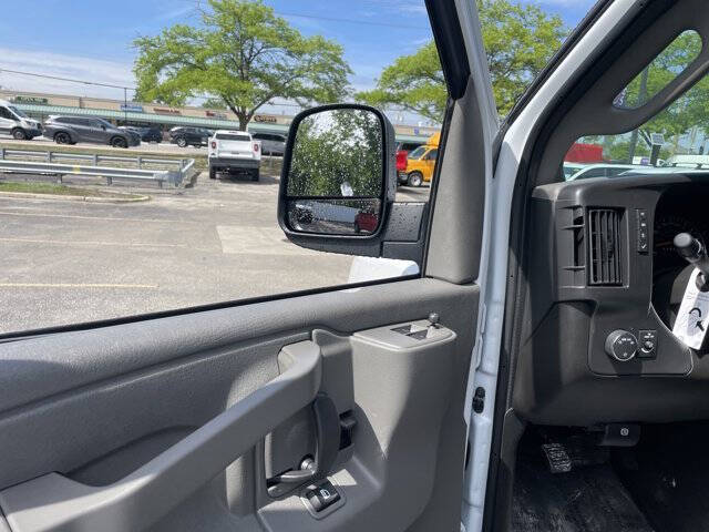 2026 Chevrolet Express LT 3500