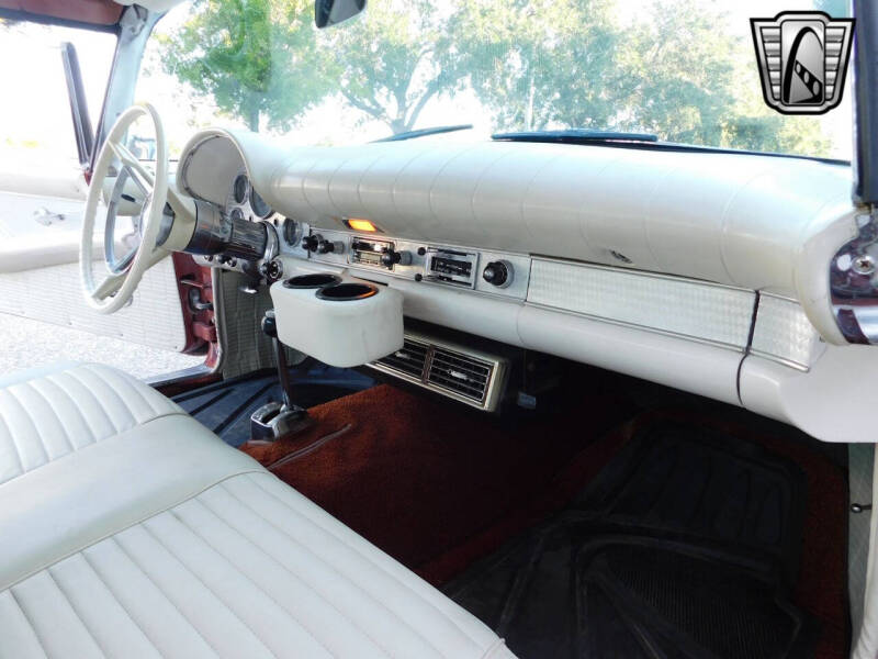 1957 Ford Thunderbird