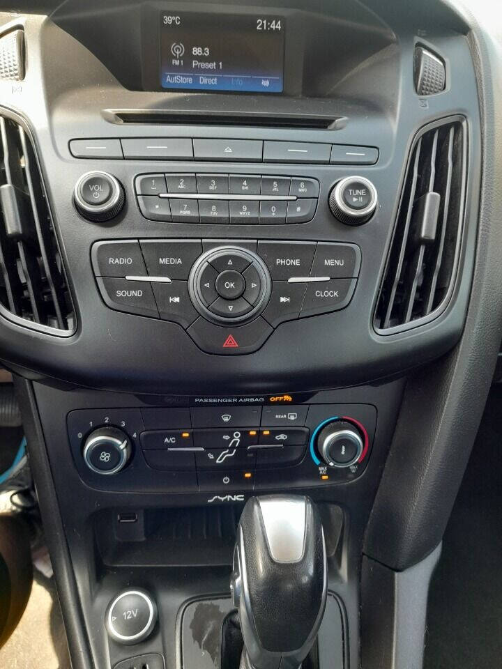 2015 Ford Focus Sedan - $4,950