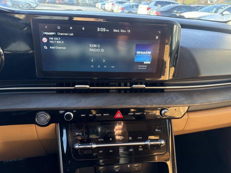 2023 Kia Carnival EX