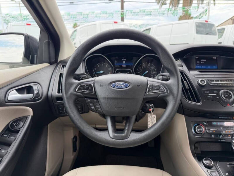 2017 Ford Focus SE